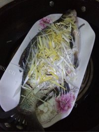 色香味俱全的清蒸武昌鱼做法图解2)