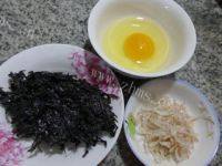 美味的虾皮紫菜蛋花汤做法图解1)