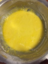 特下饭的戚风做法图解5)
