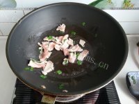 珍馐美味的辣白菜炒五花肉做法图解5)