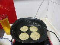 豆渣鸡蛋饼做法图解10)