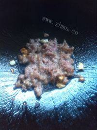 家庭版橄榄菜炒豆丁做法图解7)