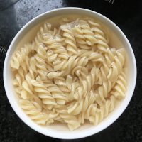 私藏番茄味虾仁螺旋粉做法图解2)