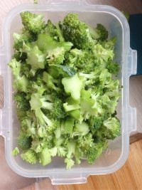 独特的西兰花蛋炒饭做法图解2)