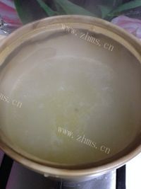 美味的骨汤冬瓜丸子煲做法图解17)