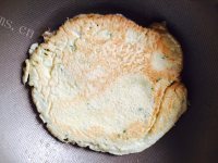自制香葱鸡蛋饼做法图解7)