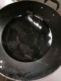 独特的芹菜炒肉做法图解2)