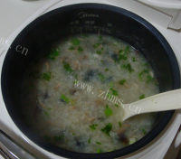 皮蛋瘦肉粥做法图解12)