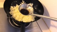 好吃的酱油炒饭做法图解9)