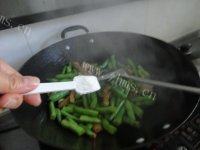 味道不错的干煸豆角做法图解8)