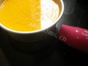 松软的芒果慕斯蛋糕做法图解16)