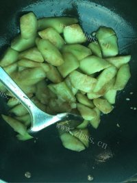 家常菜素炒丝瓜做法图解6)