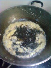 营养丰富的紫菜虾皮蛋花汤做法图解6)