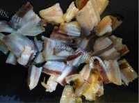 美味的蒜苗炒腊肉做法图解4)