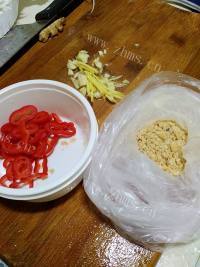 香喷喷的干煸杏鲍菇做法图解3)