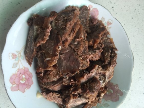 卤牛腱子