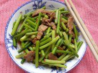 家常菜蒜薹炒肉