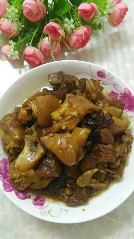 香喷喷的红烧猪蹄