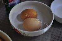 美味的咸鸡蛋做法图解4)