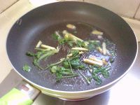 美味的茄汁大虾做法图解3)