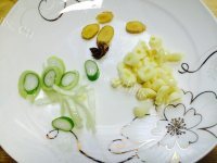 可口的豆角炖粉条做法图解1)