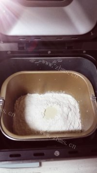 自制蜂蜜面包做法图解1)