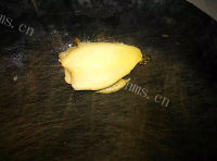 美味的香煎秋刀鱼做法图解2)