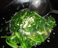 滑爽的蒜蓉茼蒿