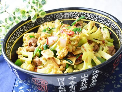 鲜美可口的干锅花菜