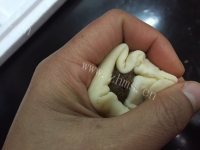 自制枣泥菊花酥做法图解16)