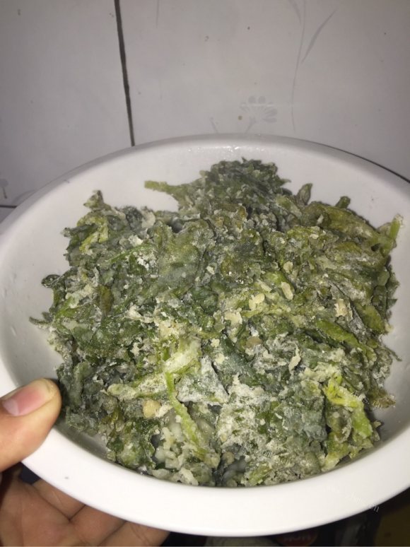 回味无穷的蒸芹菜叶