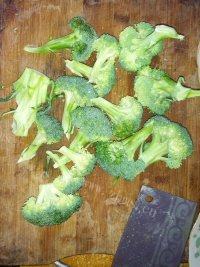 颜值高的番茄炒西兰花做法图解2)
