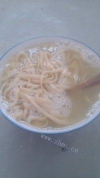 简单的煮面条做法图解6)