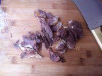 家常菜牛肉炒荷兰豆做法图解2)