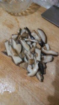 家常菜上海青炒香菇做法图解4)