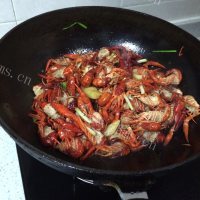 特色合肥香辣小龙虾做法图解2)