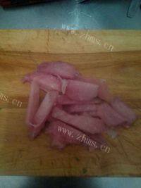 家常菜肉片炒莴笋做法图解2)