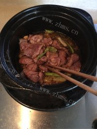 营养砂锅猪肉煲做法图解5)