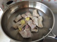 冬季滋补萝卜焖羊蹄做法图解2)