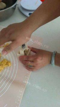 自制月饼做法图解9)