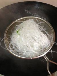 家常菜凉拌菠菜做法图解3)