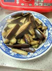 美味营养的鱼香茄子做法图解4)