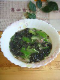 营养丰富的紫菜丝瓜瘦肉汤