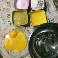 自制芒果戚风蛋糕做法图解1)