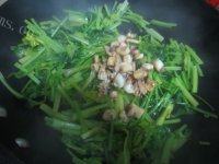 香鲜至极的芹菜鱿鱼做法图解5)