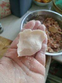 营养丰富的莲藕猪肉水饺做法图解12)