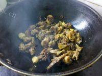 简单的鸡肉炖土豆做法图解3)
