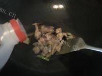 自制油饼母鸡汤做法图解9)