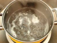 酥脆芹香黑木耳做法图解4)