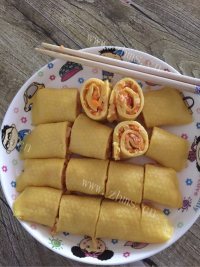 鲜嫩无比胡萝卜鲜虾蛋卷做法图解7)
